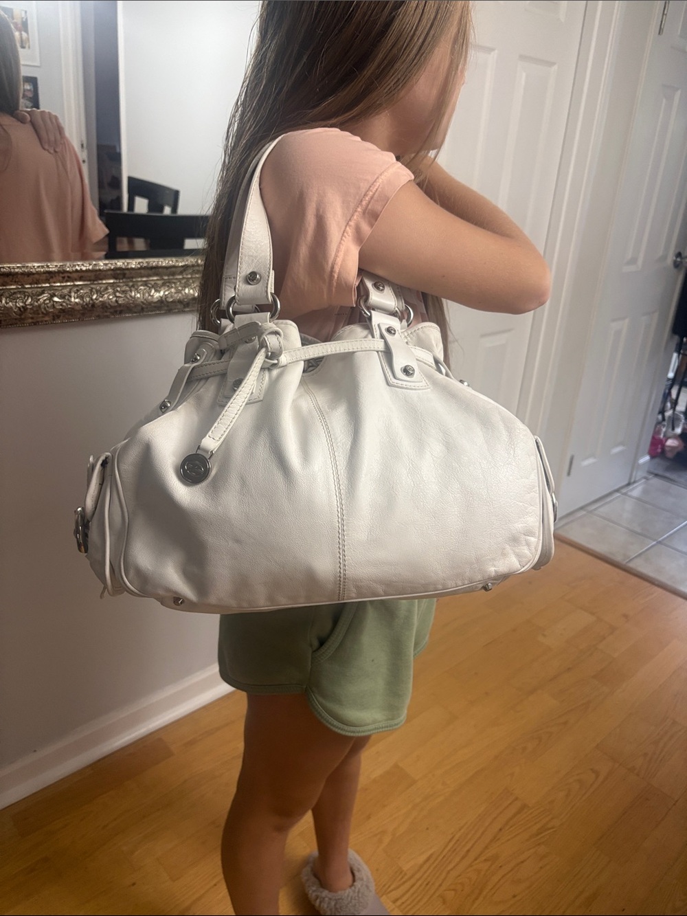 Francesco Biasia White Leather Shoulder Bag with Dual Handles. No callouts.